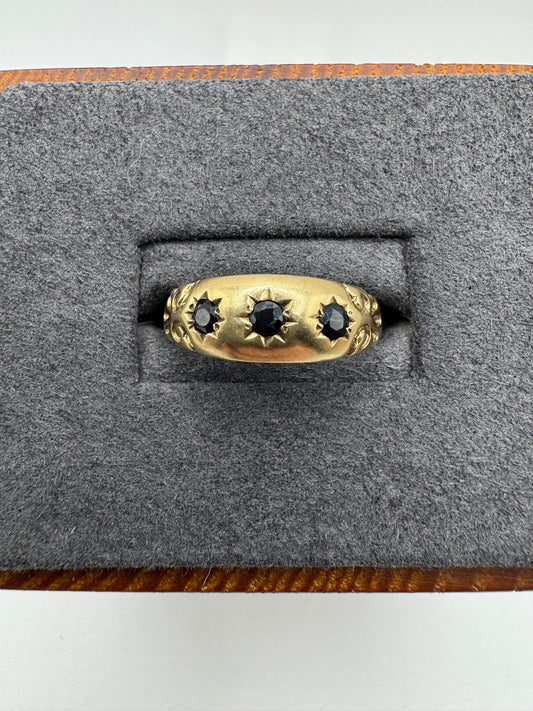 9ct gold sapphire gypsy ring