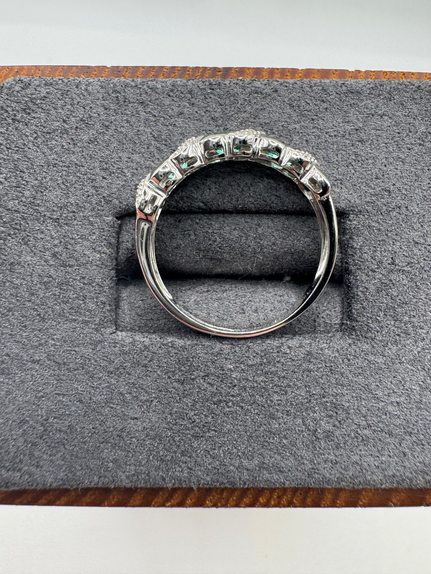 18ct white gold emerald and diamond ring