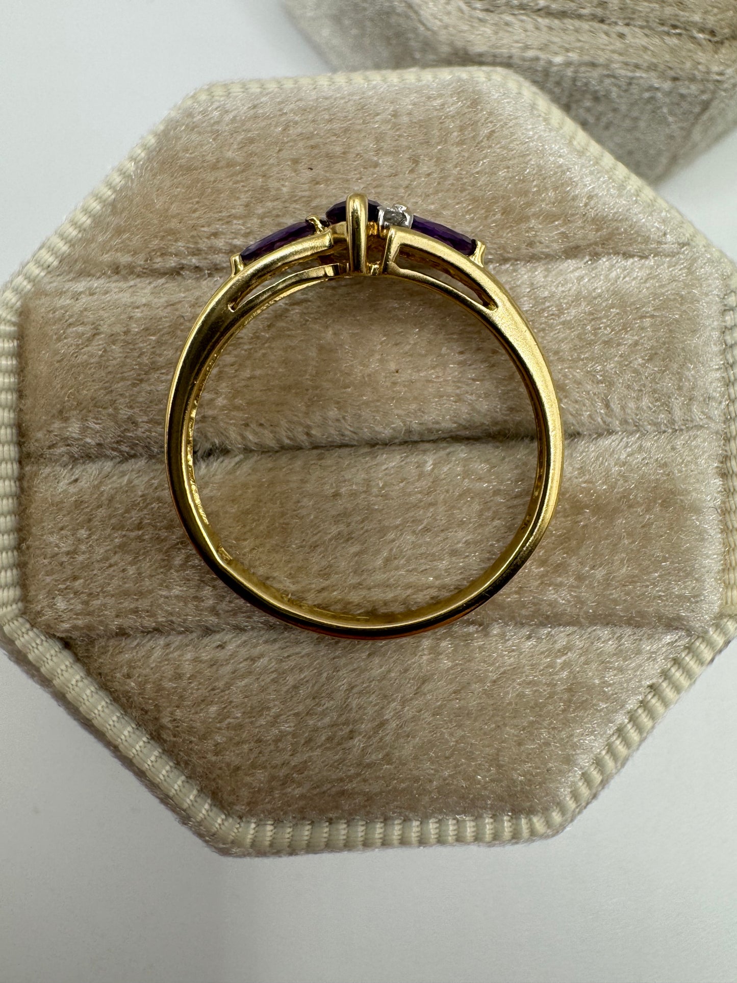 9ct gold amethyst and diamond ring