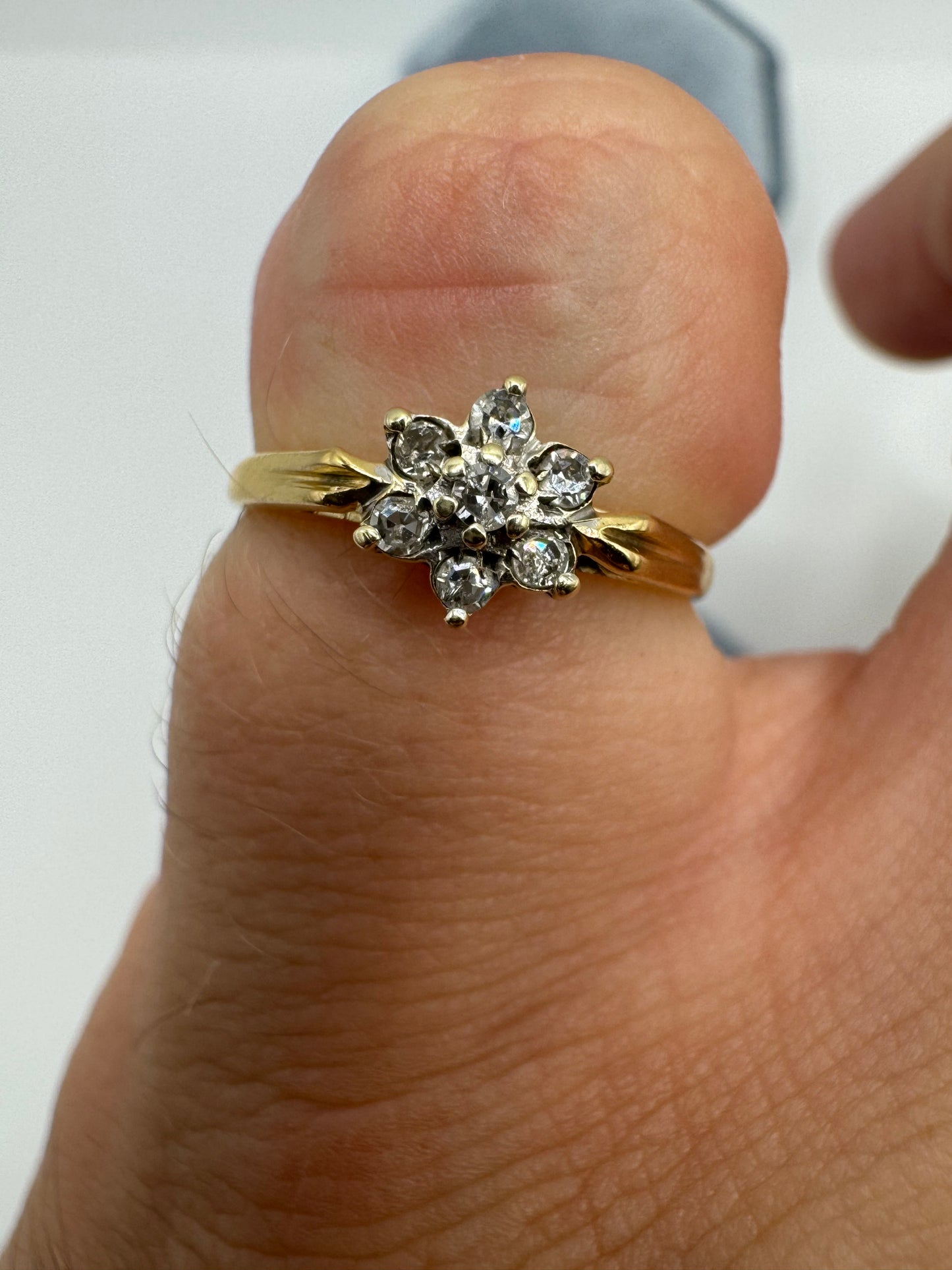 9ct gold diamond cluster ring