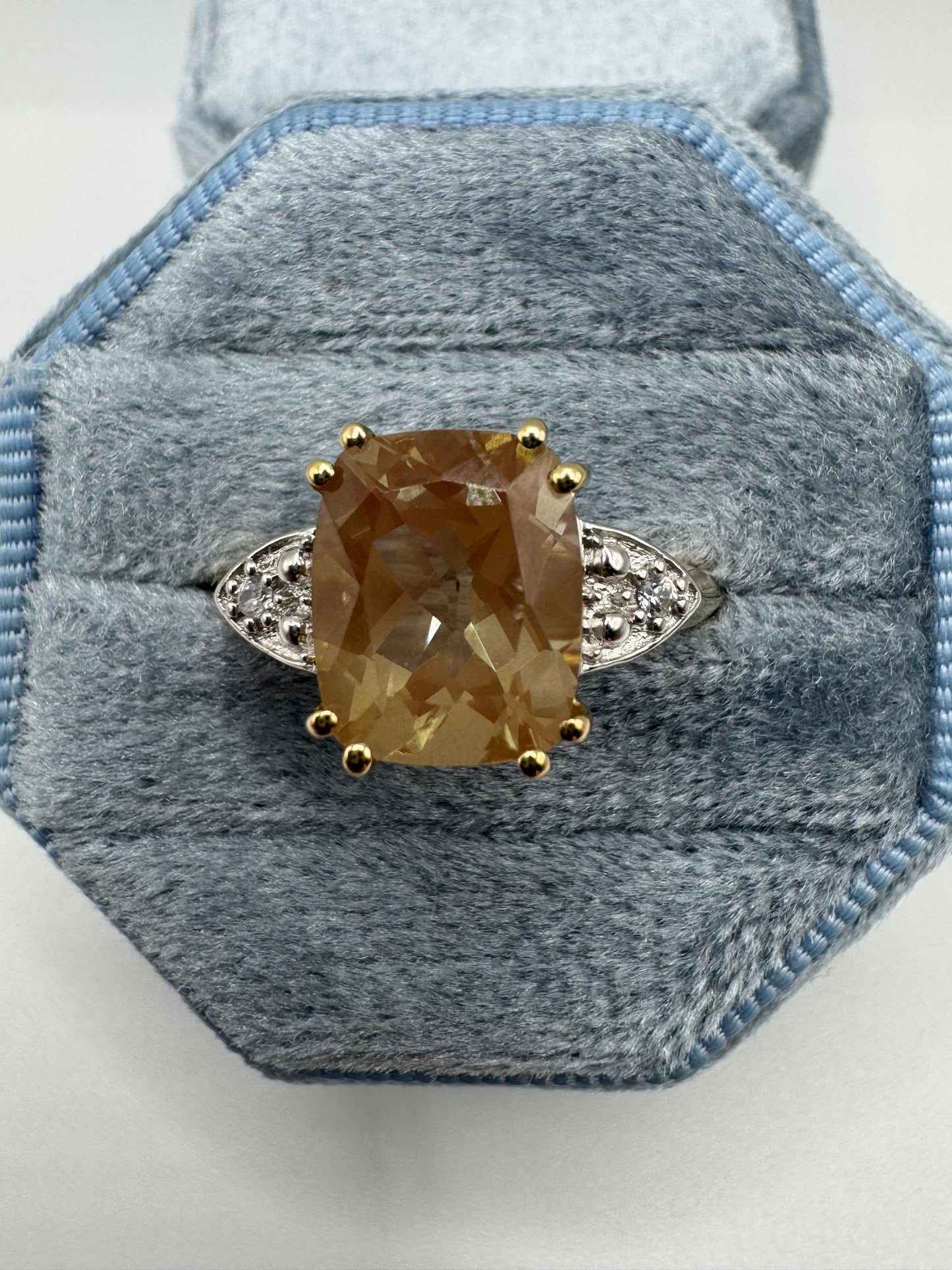 9ct gold quartz and zircon ring