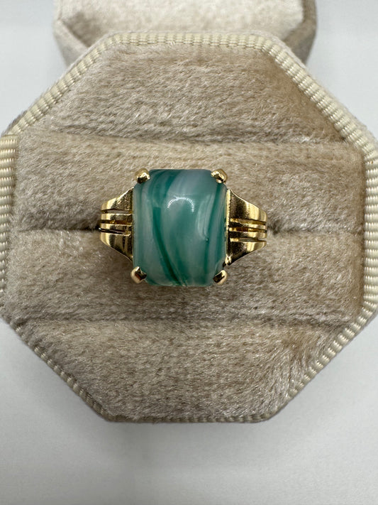 9ct gold agate ring