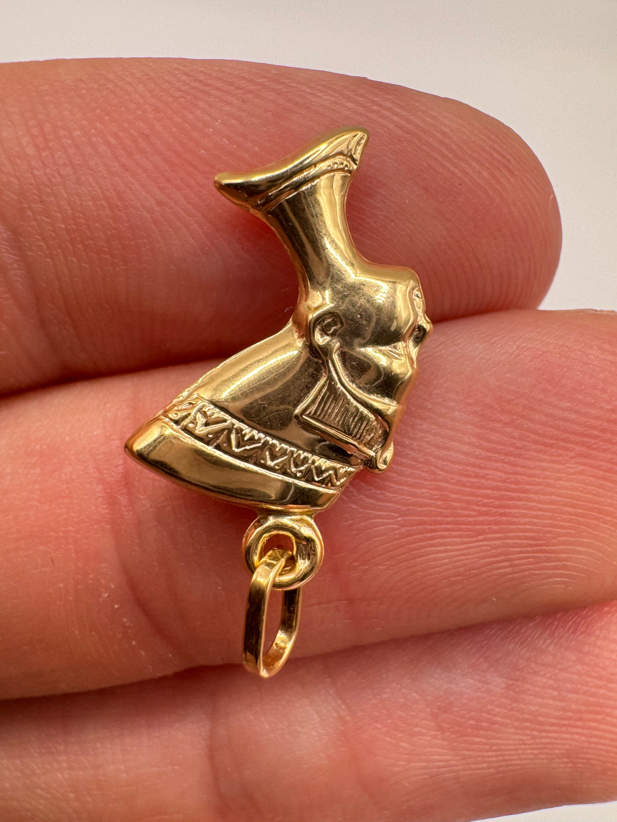 9ct gold queen Nefertiti charm