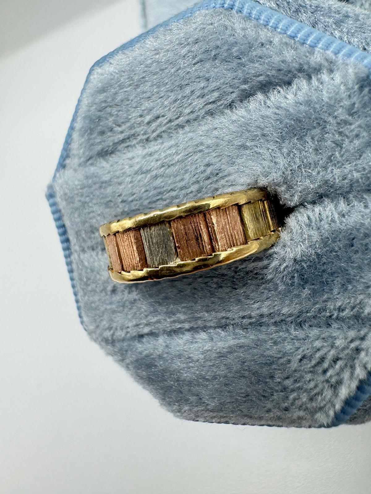 9ct tri-gold ring