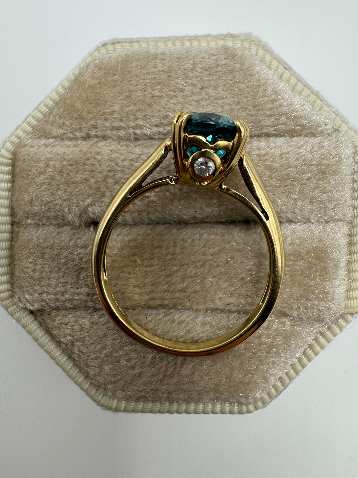 9ct gold blue topaz and diamond ring