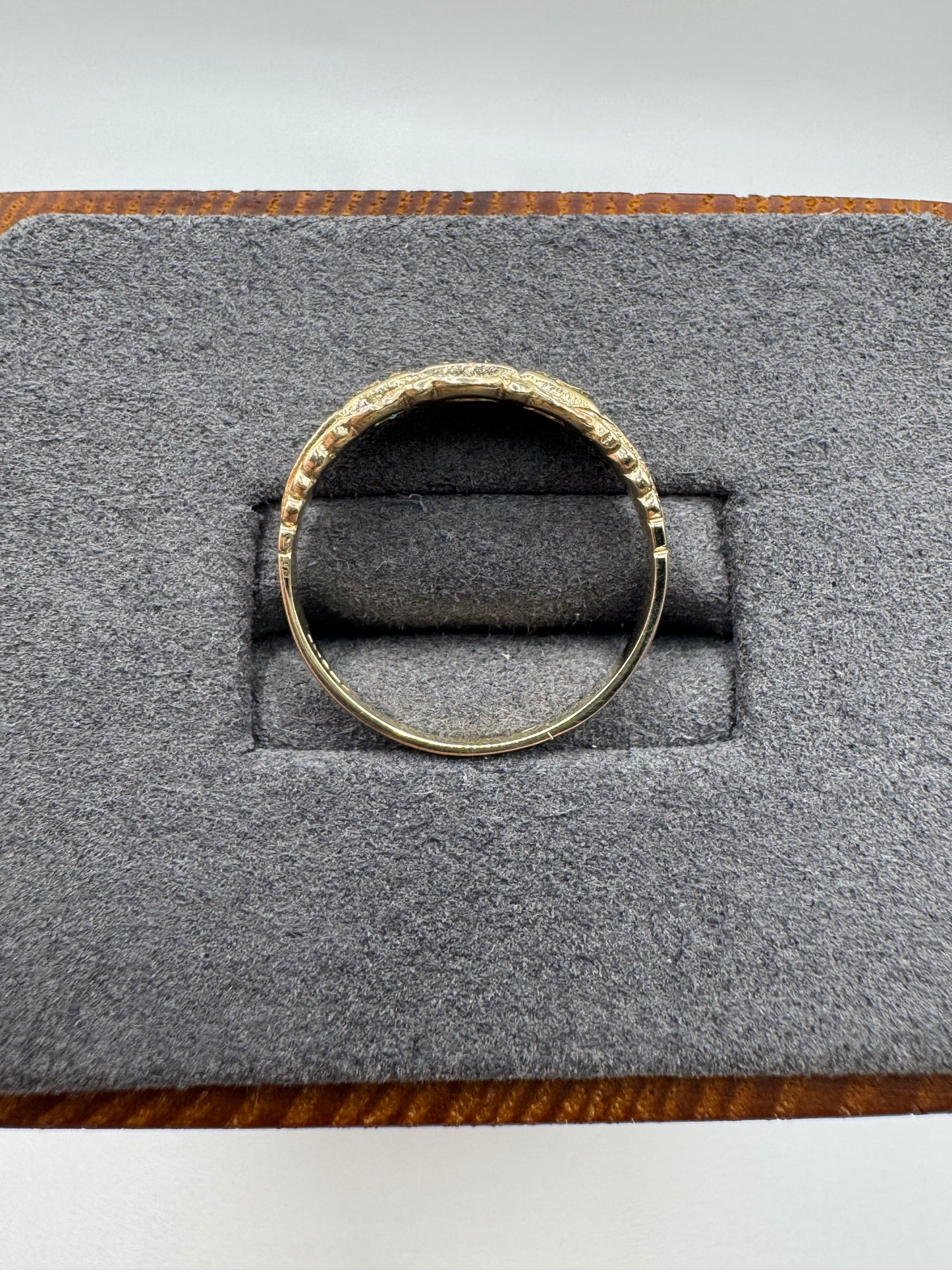 9ct gold emerald gypsy ring