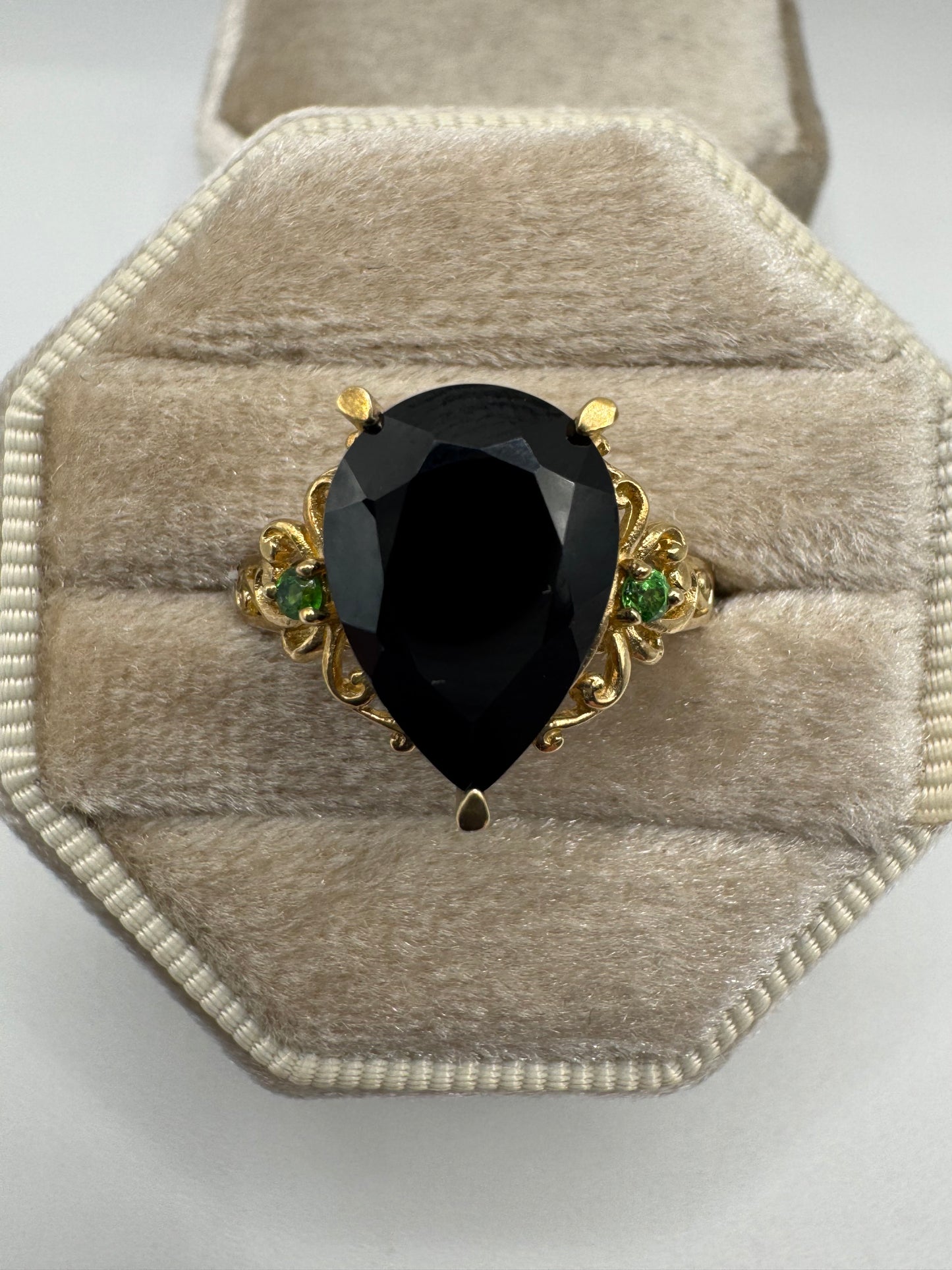 9ct gold tourmaline and demantoid garnet ring