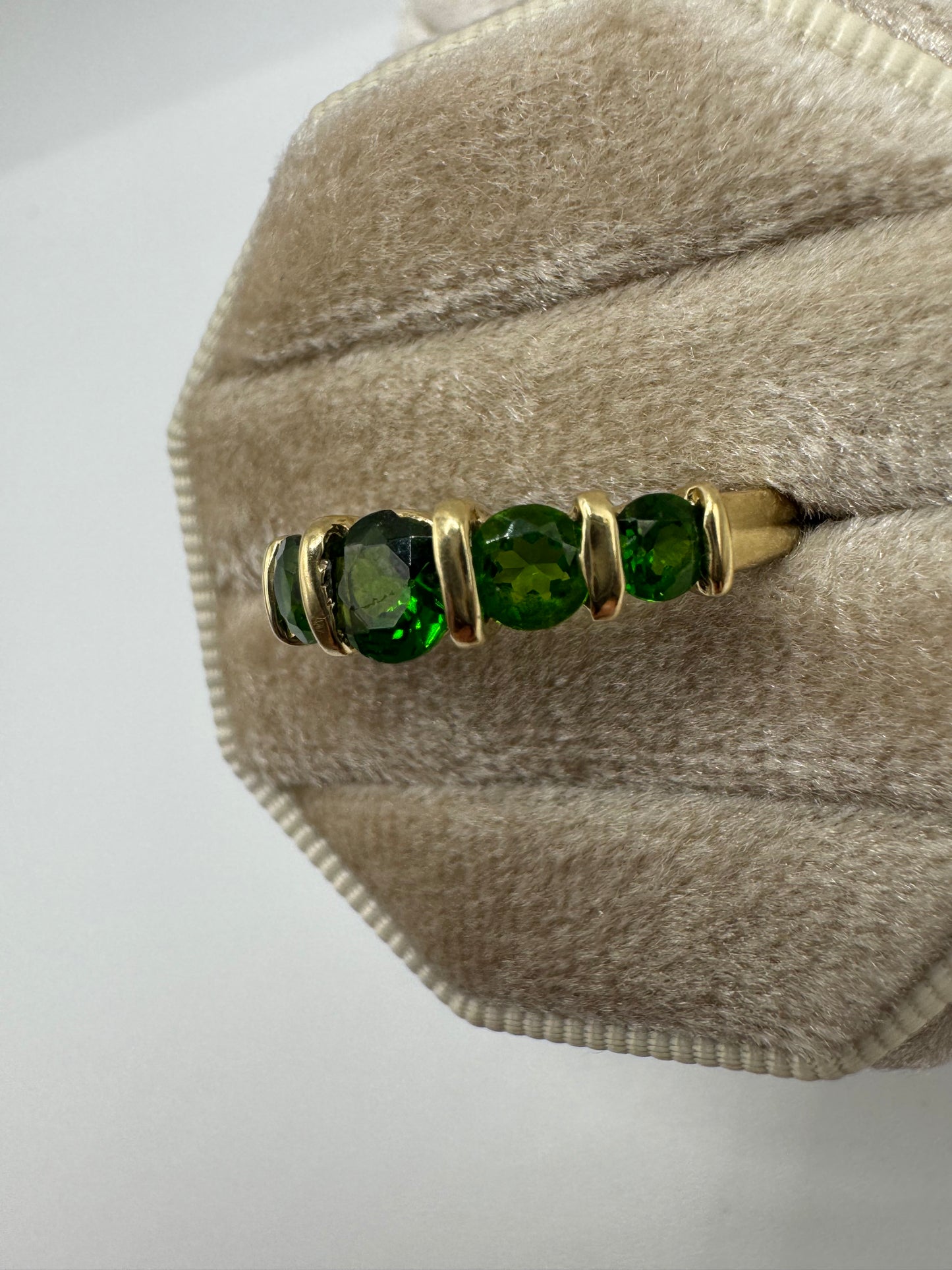 9ct gold diopside ring
