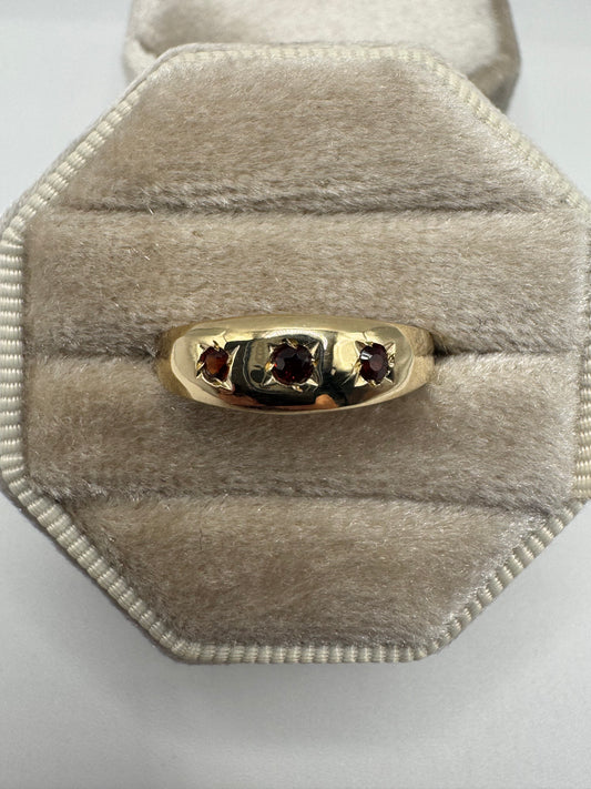 9ct gold garnet gypsy ring