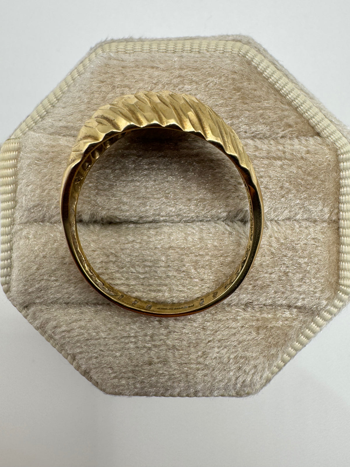 9ct gold croissant ring