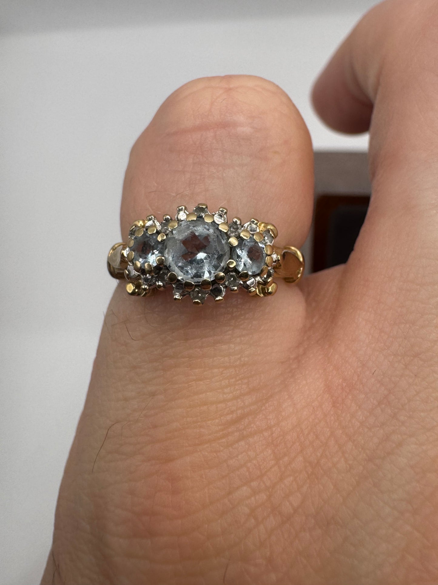 9ct gold aquamarine and diamond ring