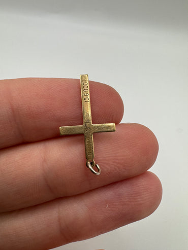 9ct gold cross pendant