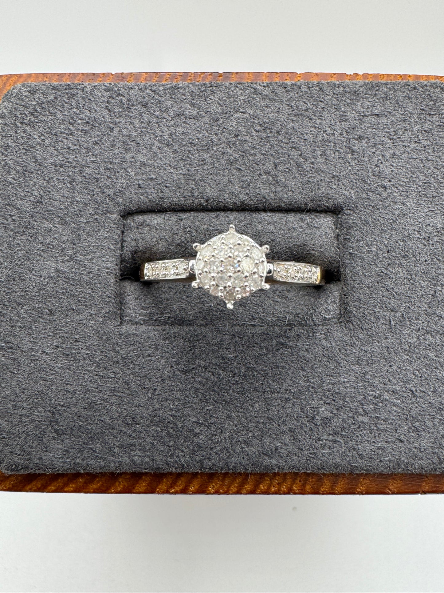 9ct gold diamond cluster ring