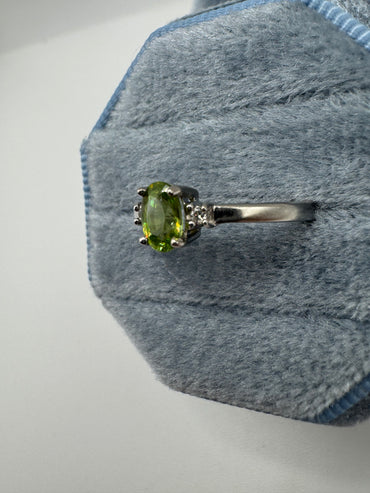 9ct white gold sphene and diamond ring