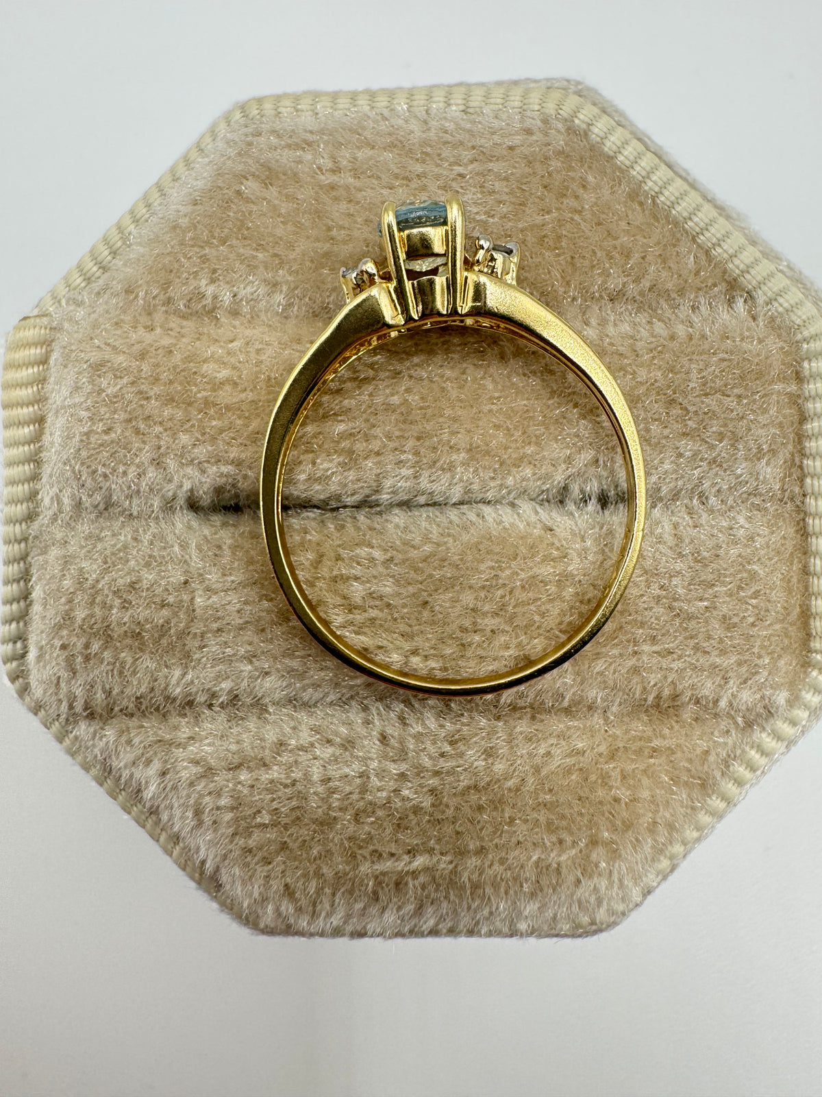 9ct gold topaz and diamond ring