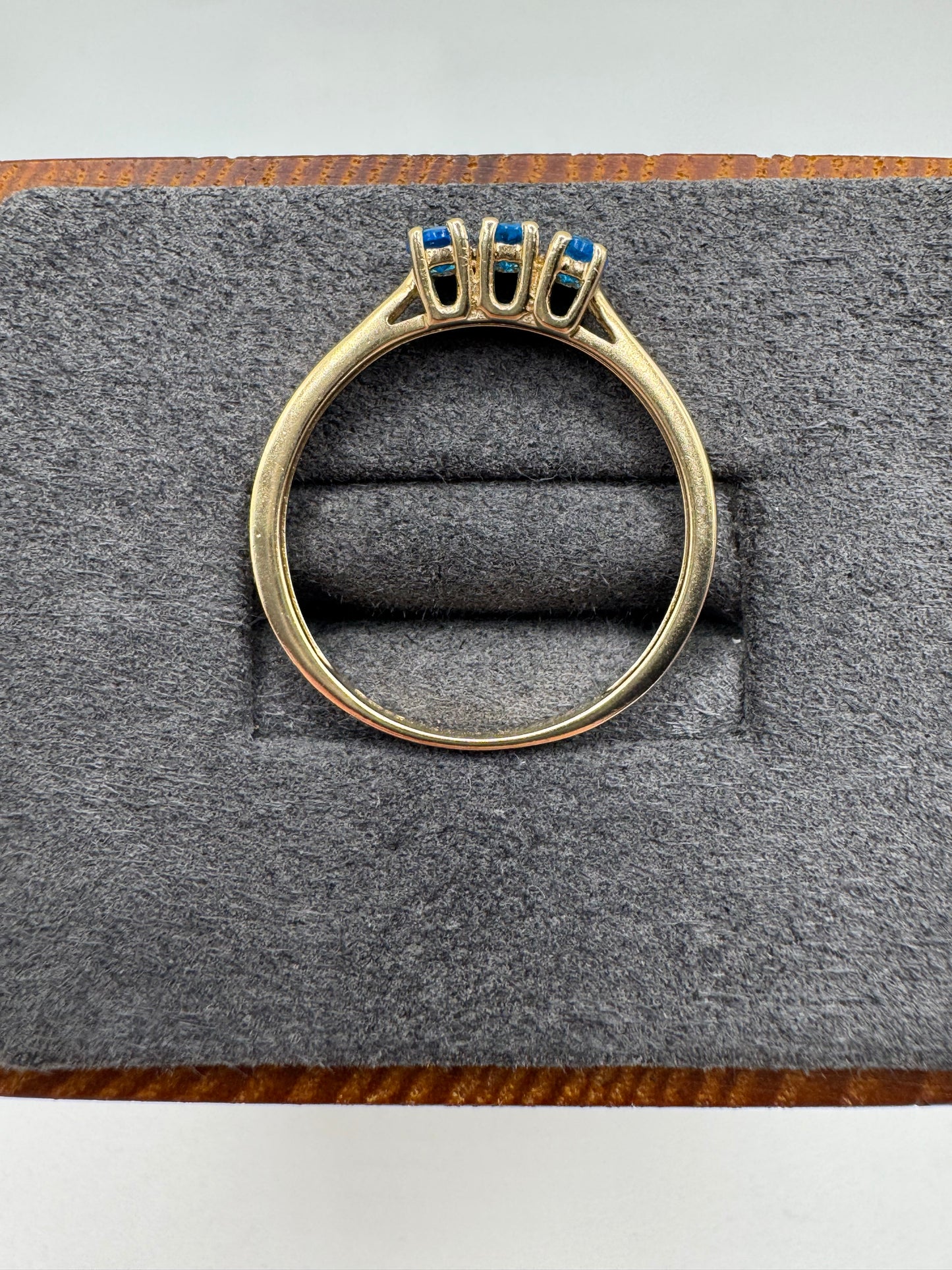 9ct gold blue apatite ring