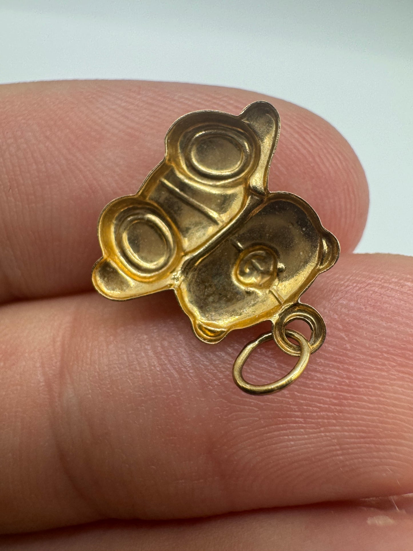 9ct gold teddy pendant