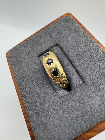 9ct gold sapphire gypsy ring