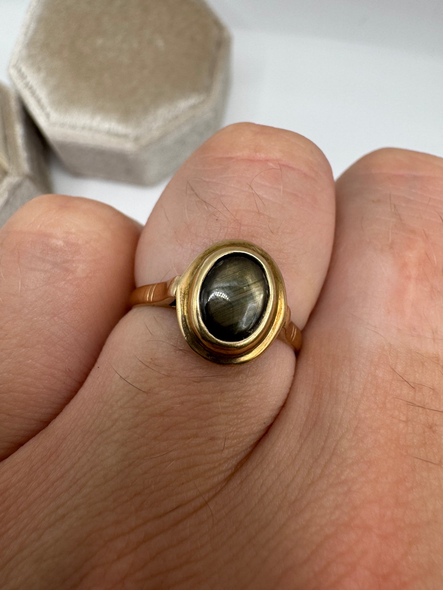 9ct gold star sapphire ring