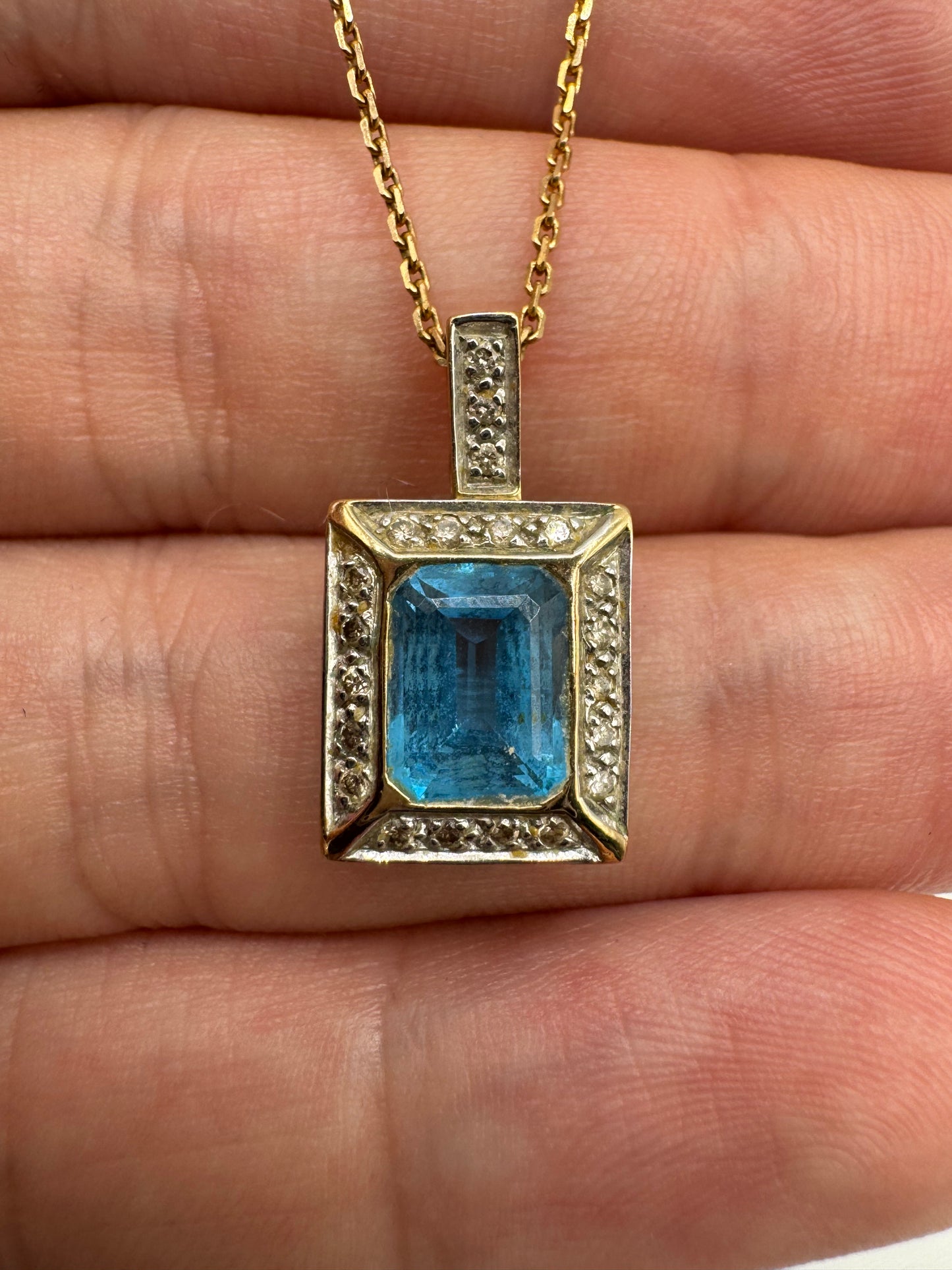 9ct gold topaz and diamond necklace