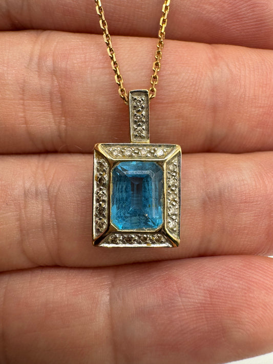9ct gold topaz and diamond necklace