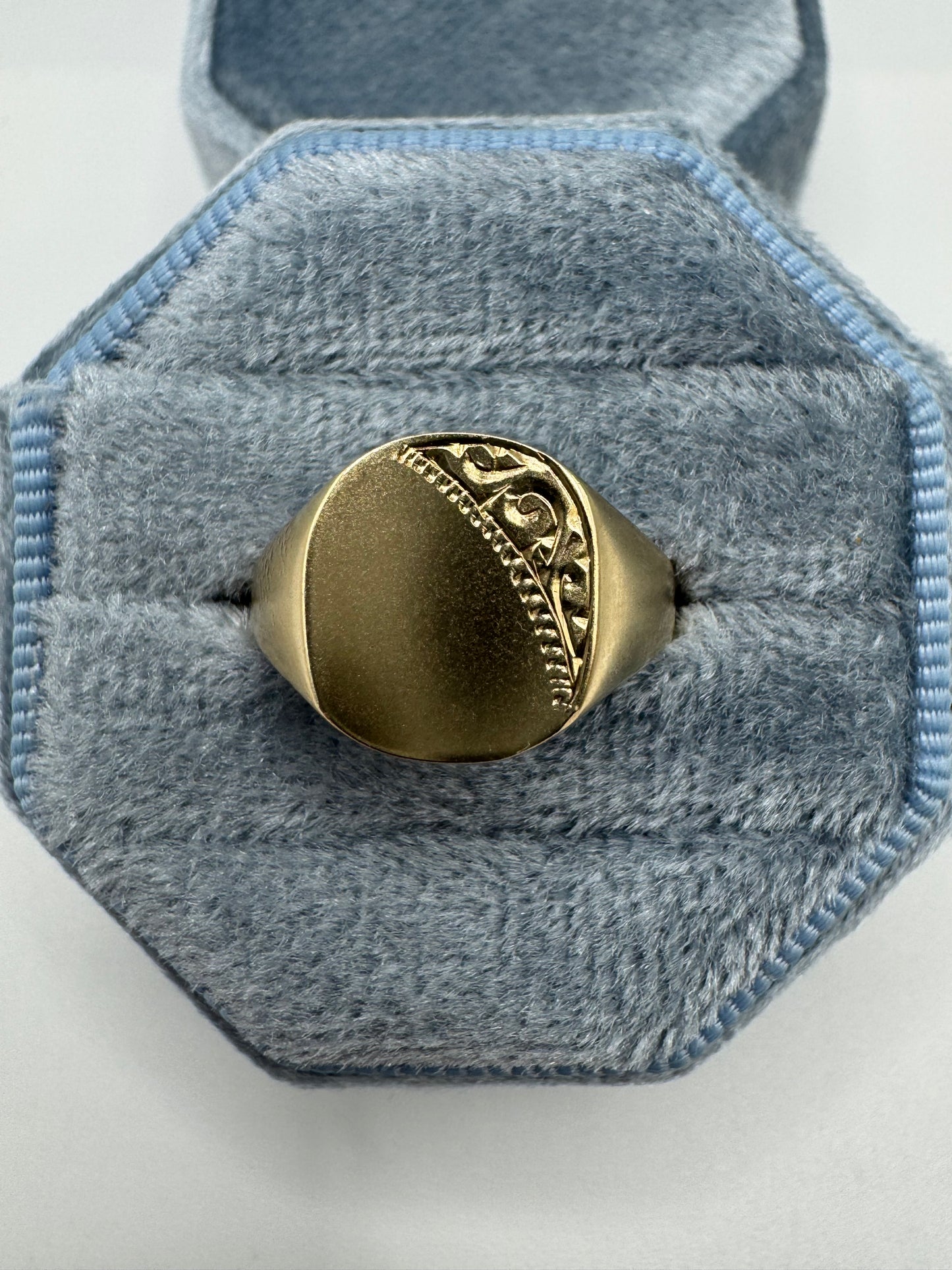 9ct gold signet ring