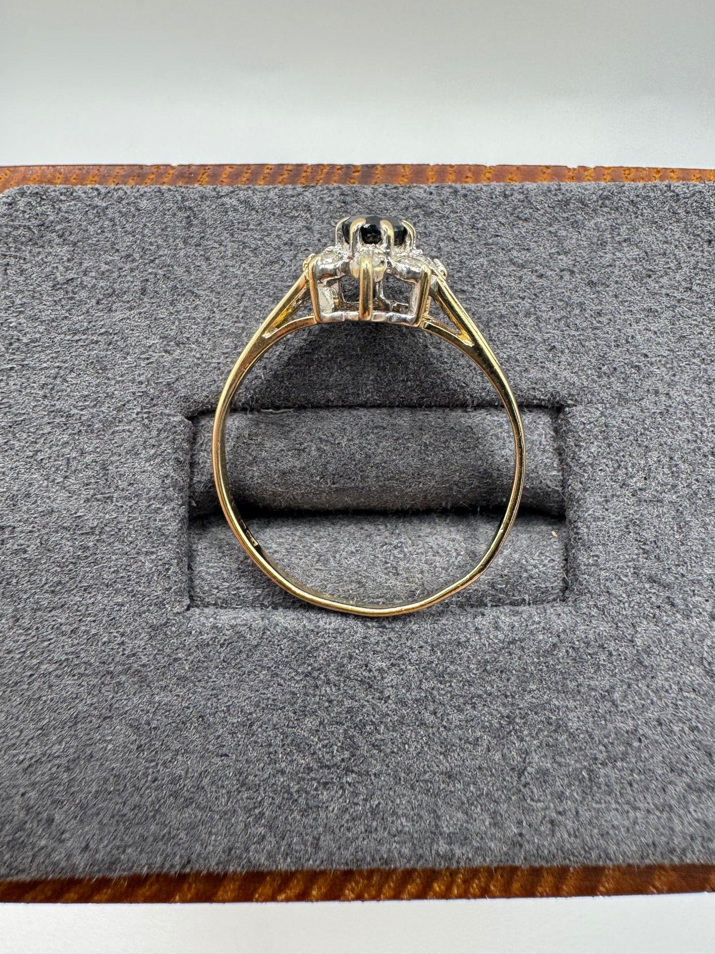9ct gold sapphire and diamond cluster ring