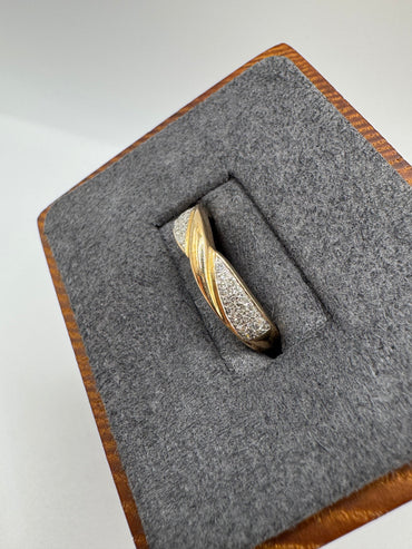9ct gold 10 point diamond swirl ring