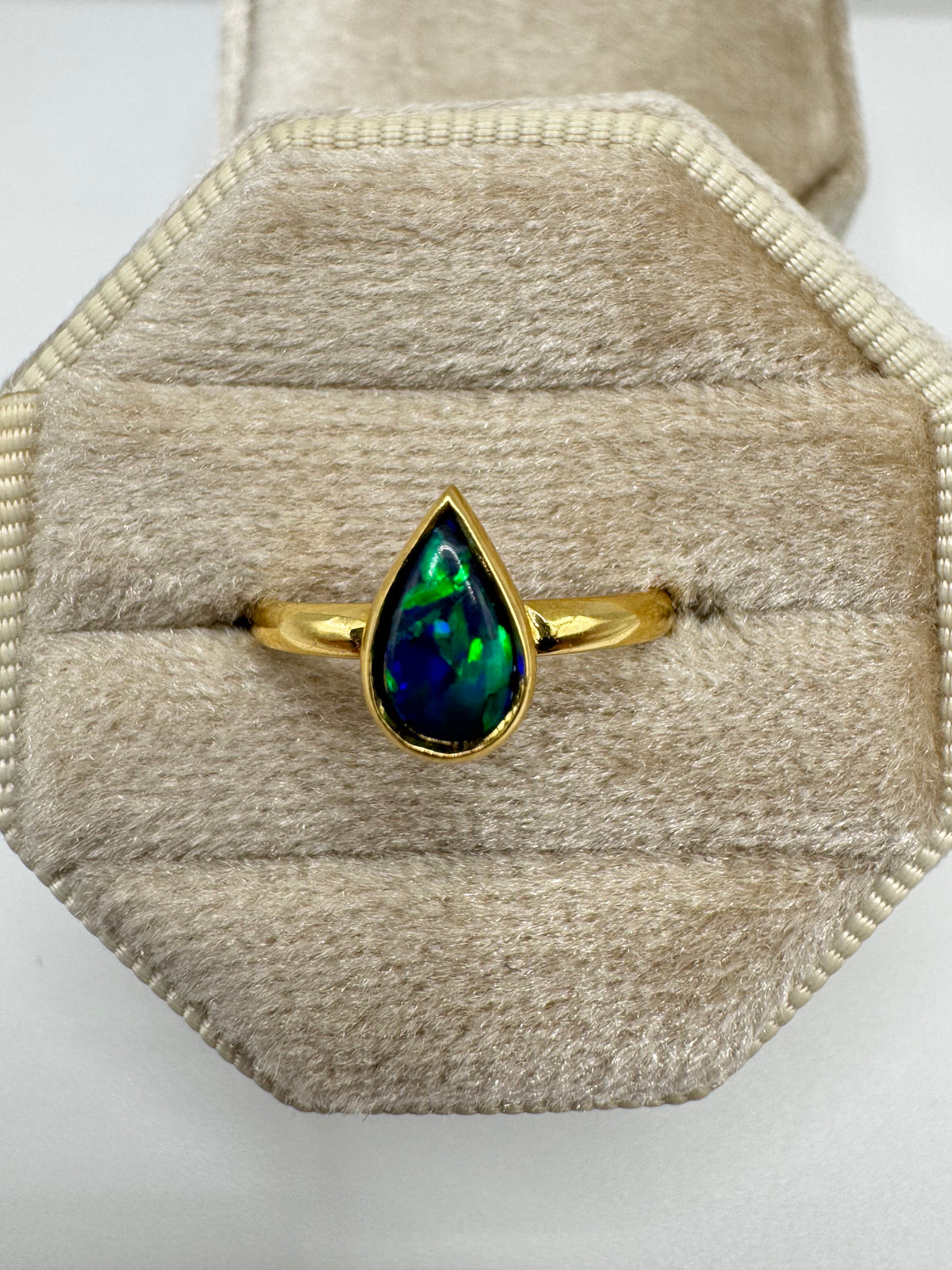 18ct gold black opal ring