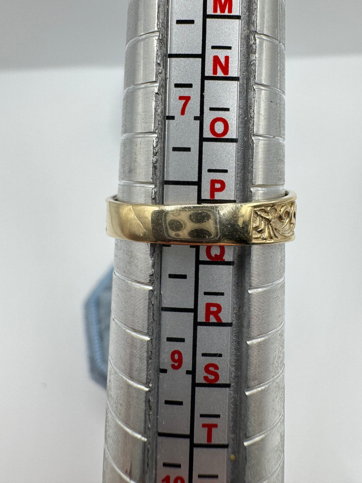 9ct gold engraved buckle ring