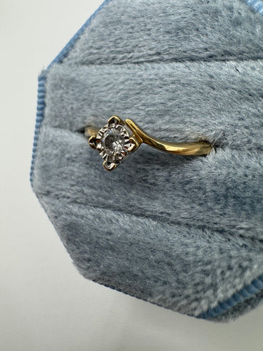 9ct gold diamond ring