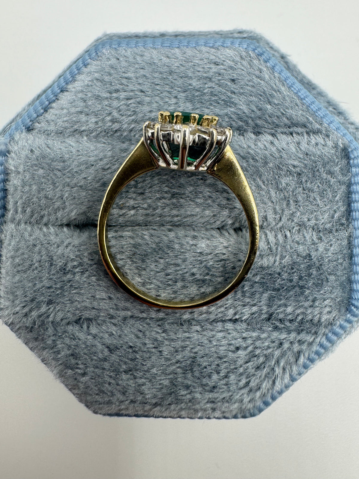9ct gold agate and cz ring