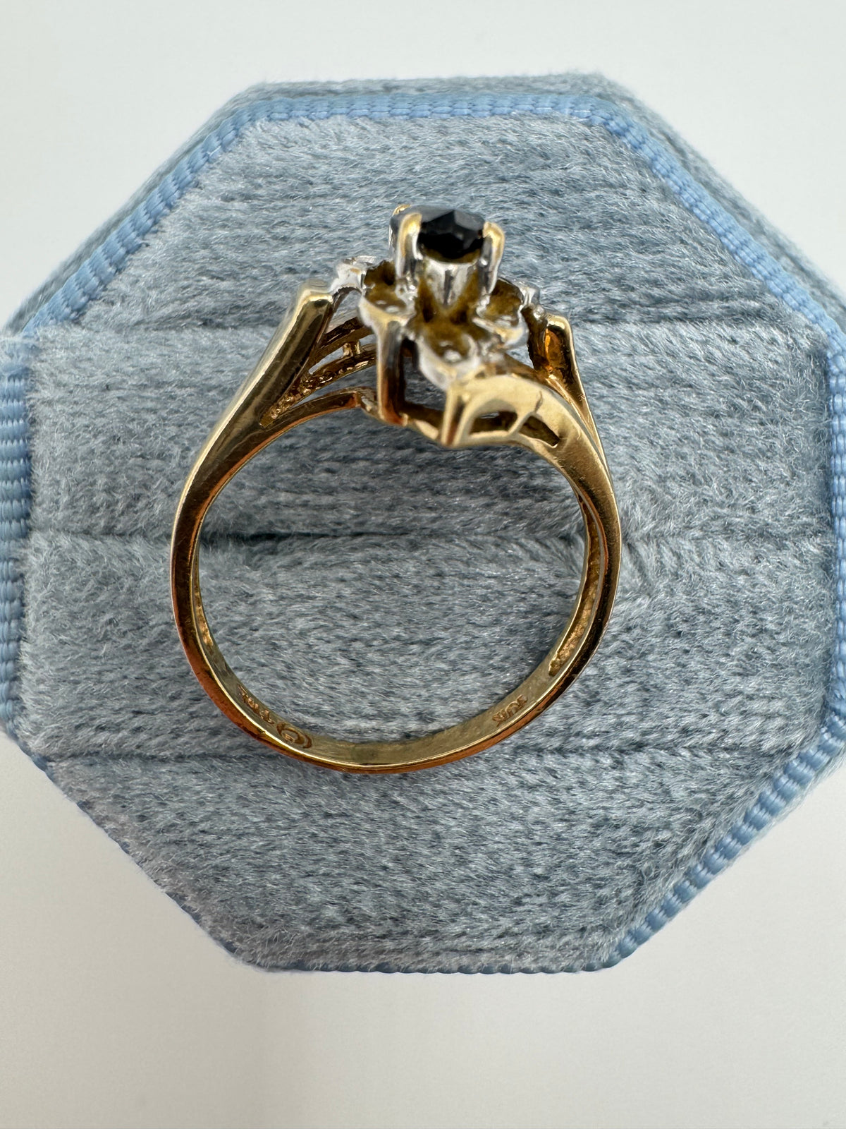 9ct gold sapphire and diamond ring