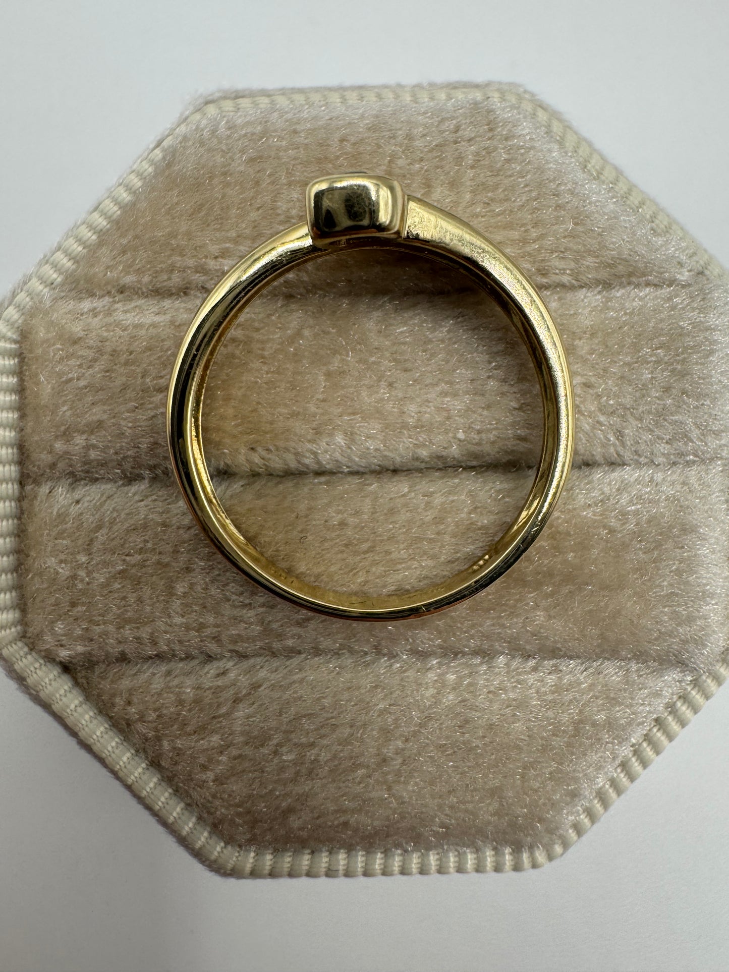 14ct gold emerald and diamond heart ring