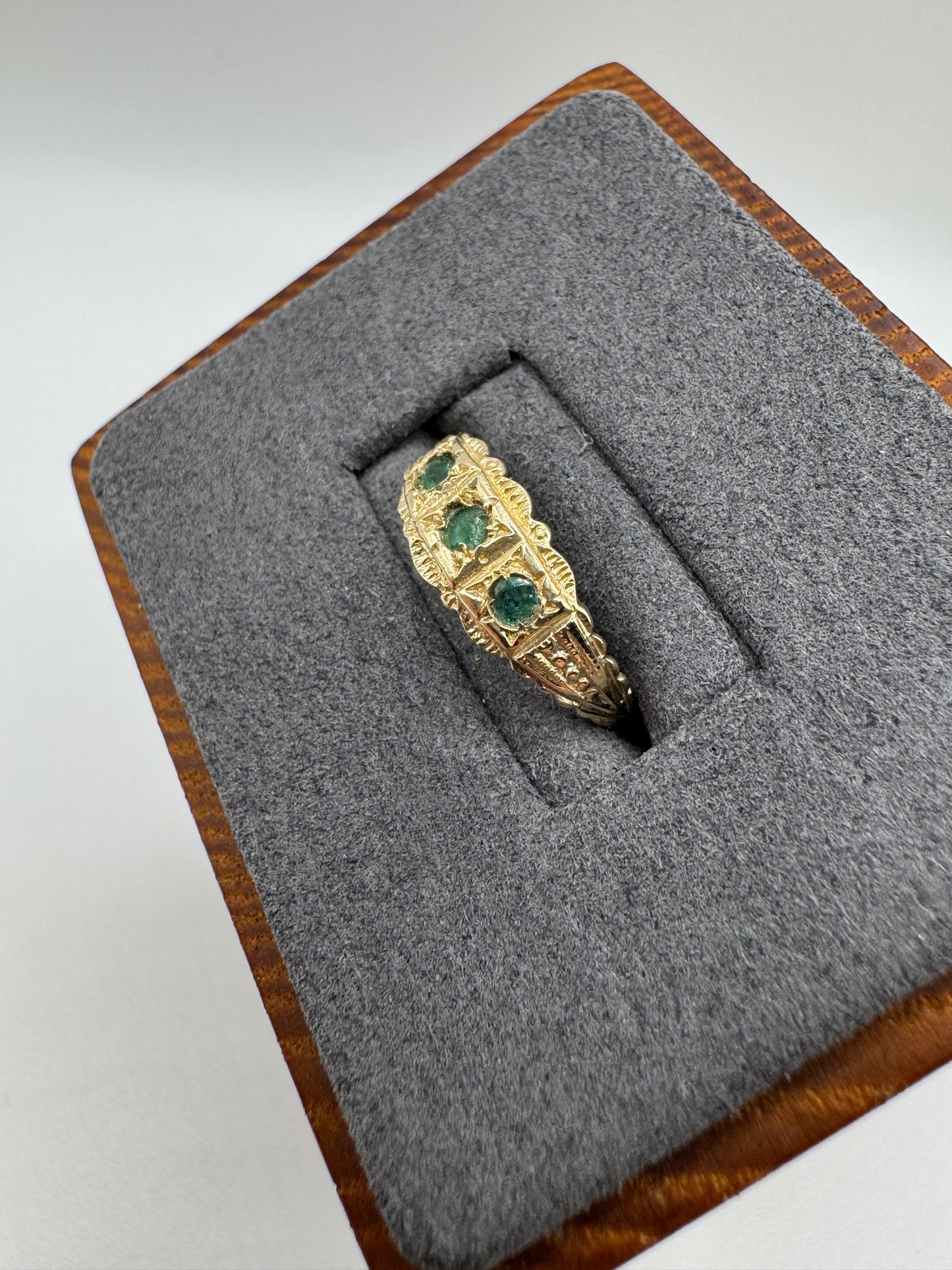 9ct gold emerald gypsy ring