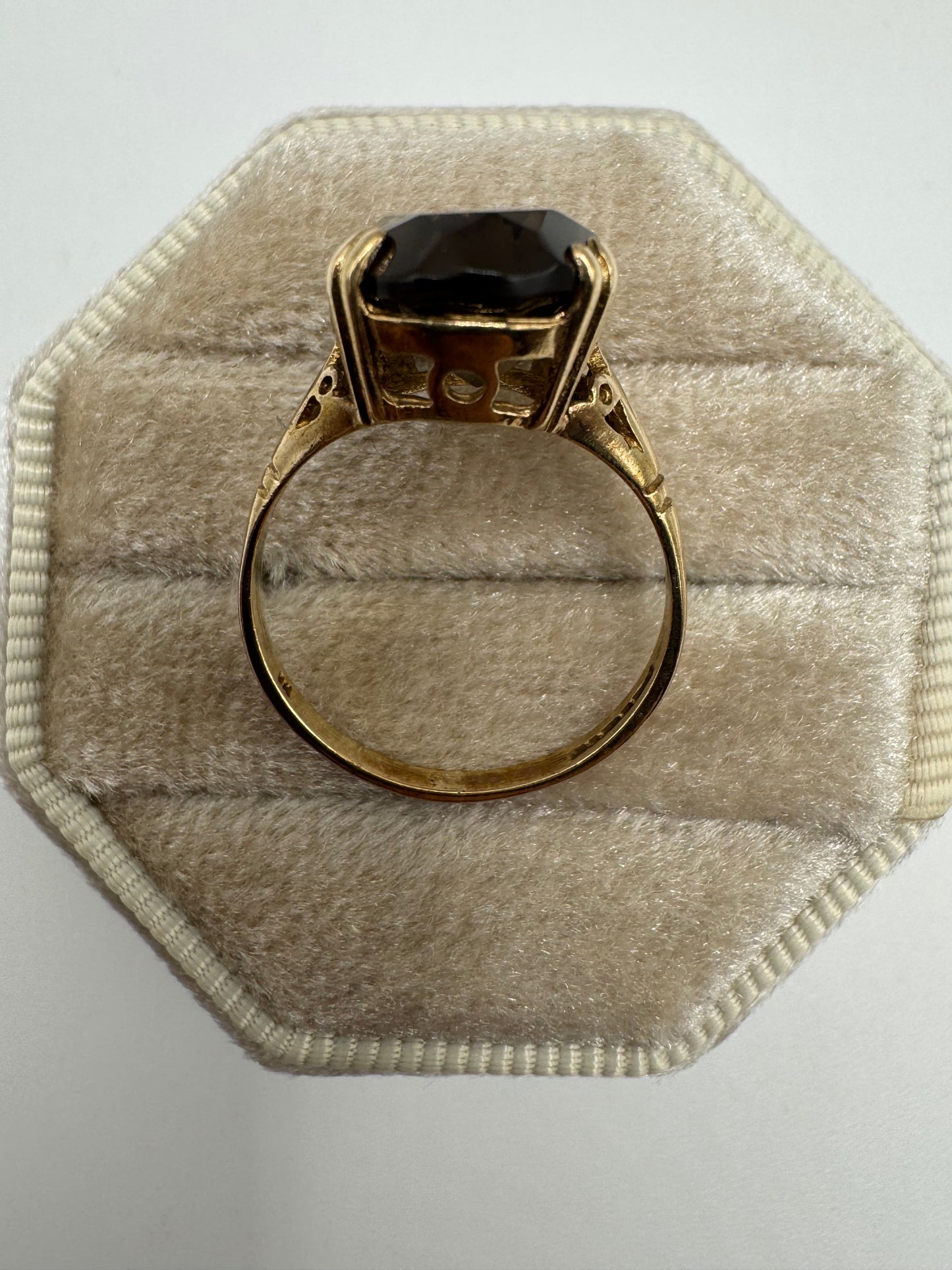 9ct gold Smokey quartz ring
