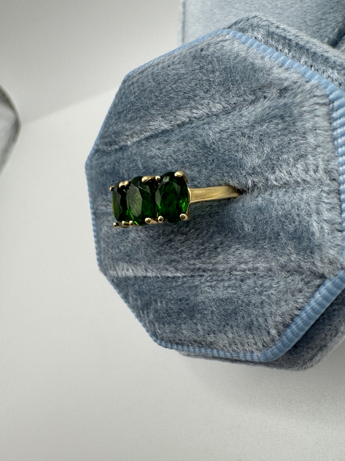9ct gold diopside ring