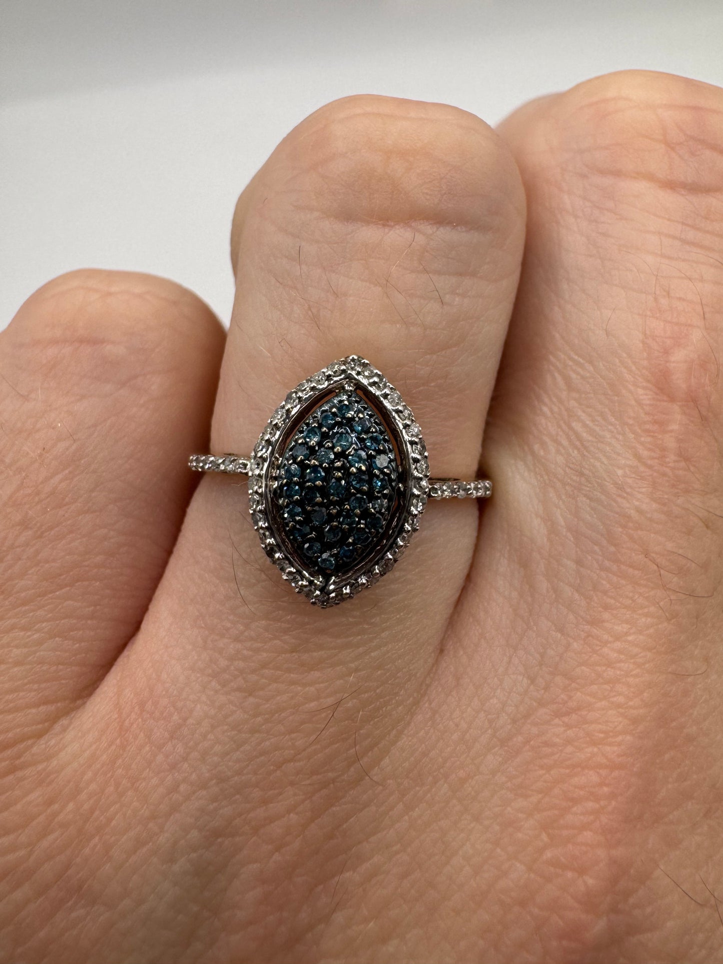 9ct gold blue and white diamond cluster ring