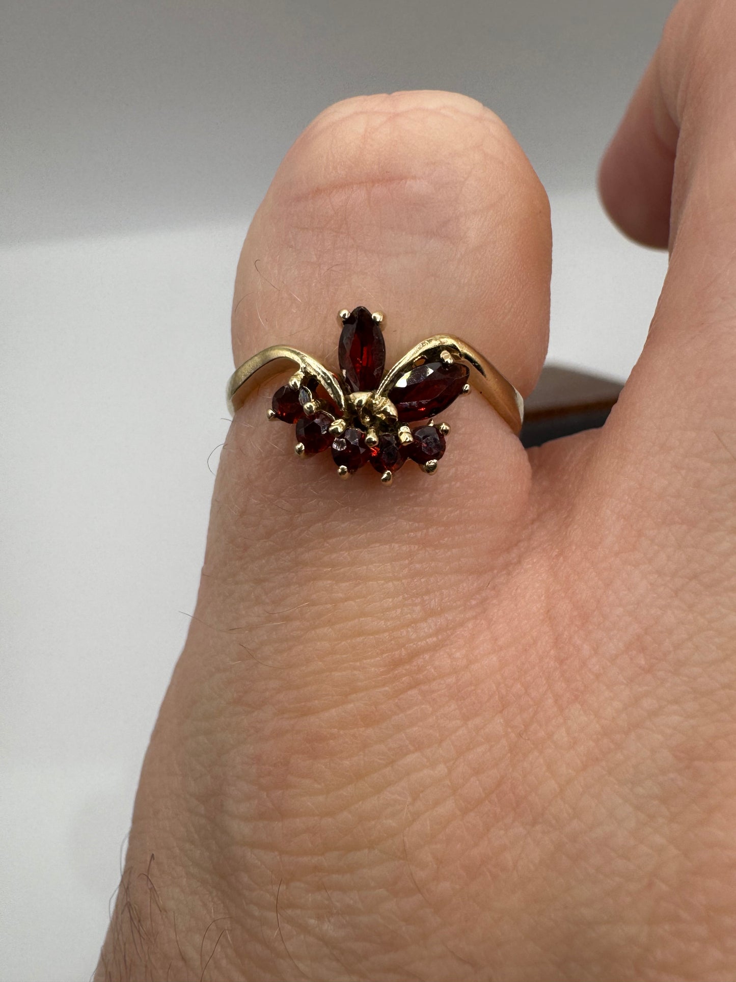 9ct gold garnet wishbone cluster ring
