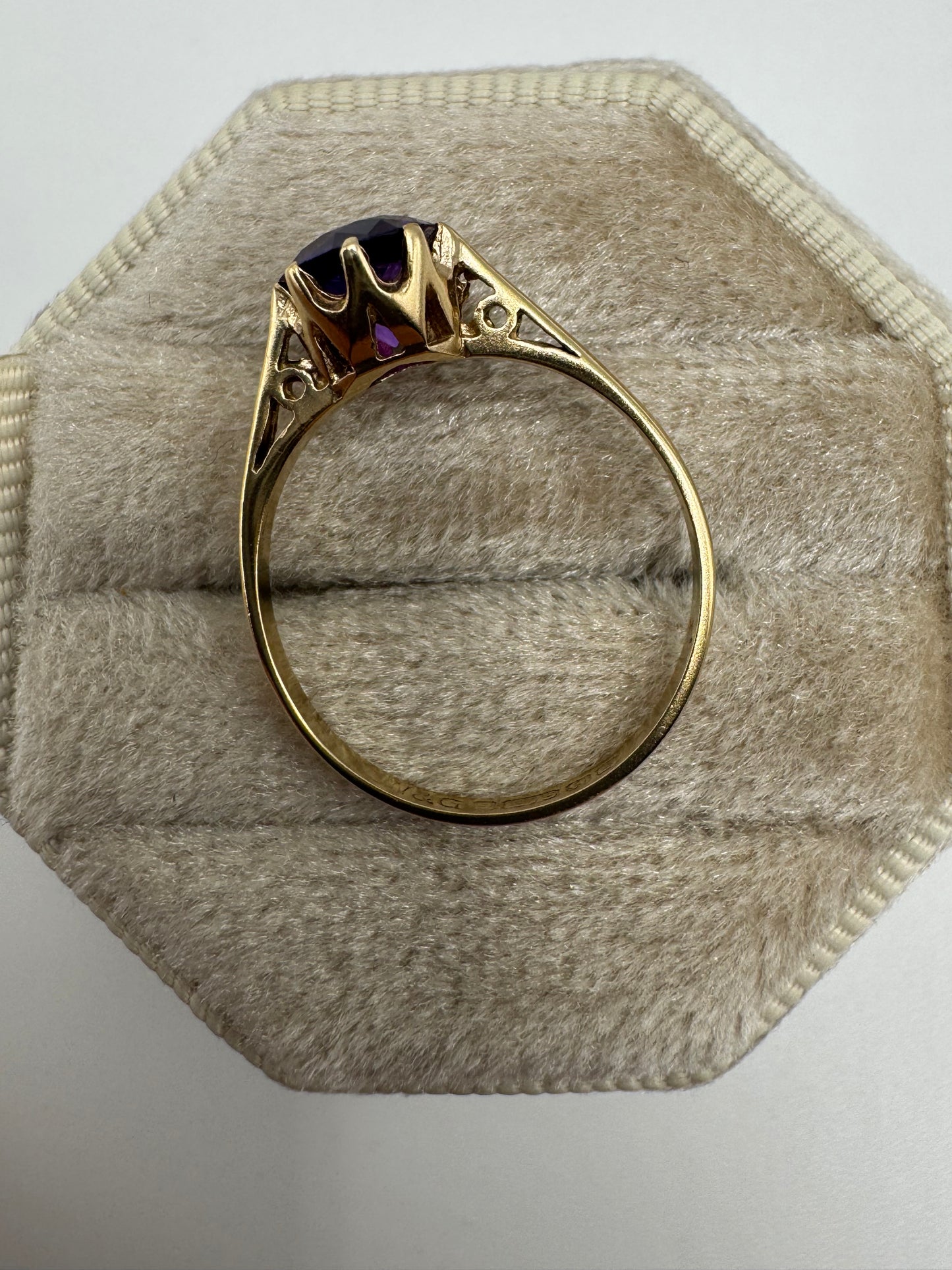 9ct gold amethyst ring