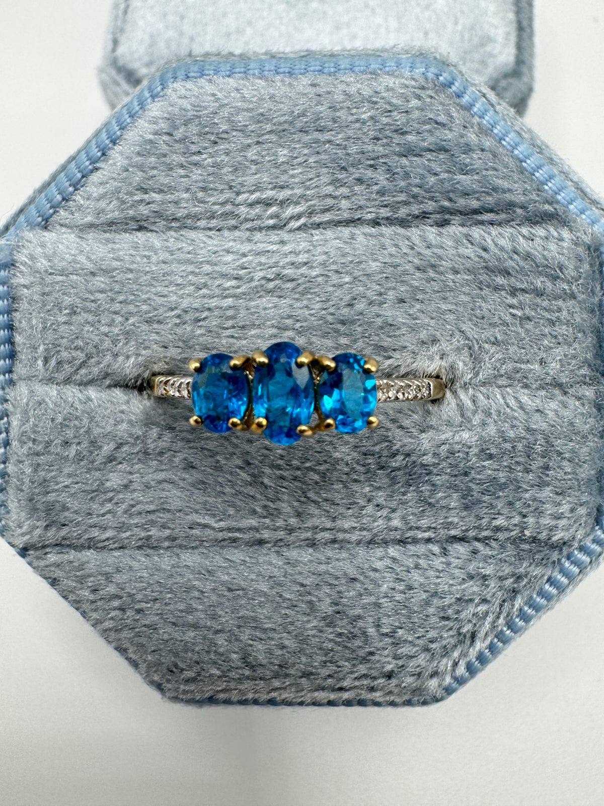 9ct gold apatite and diamond ring