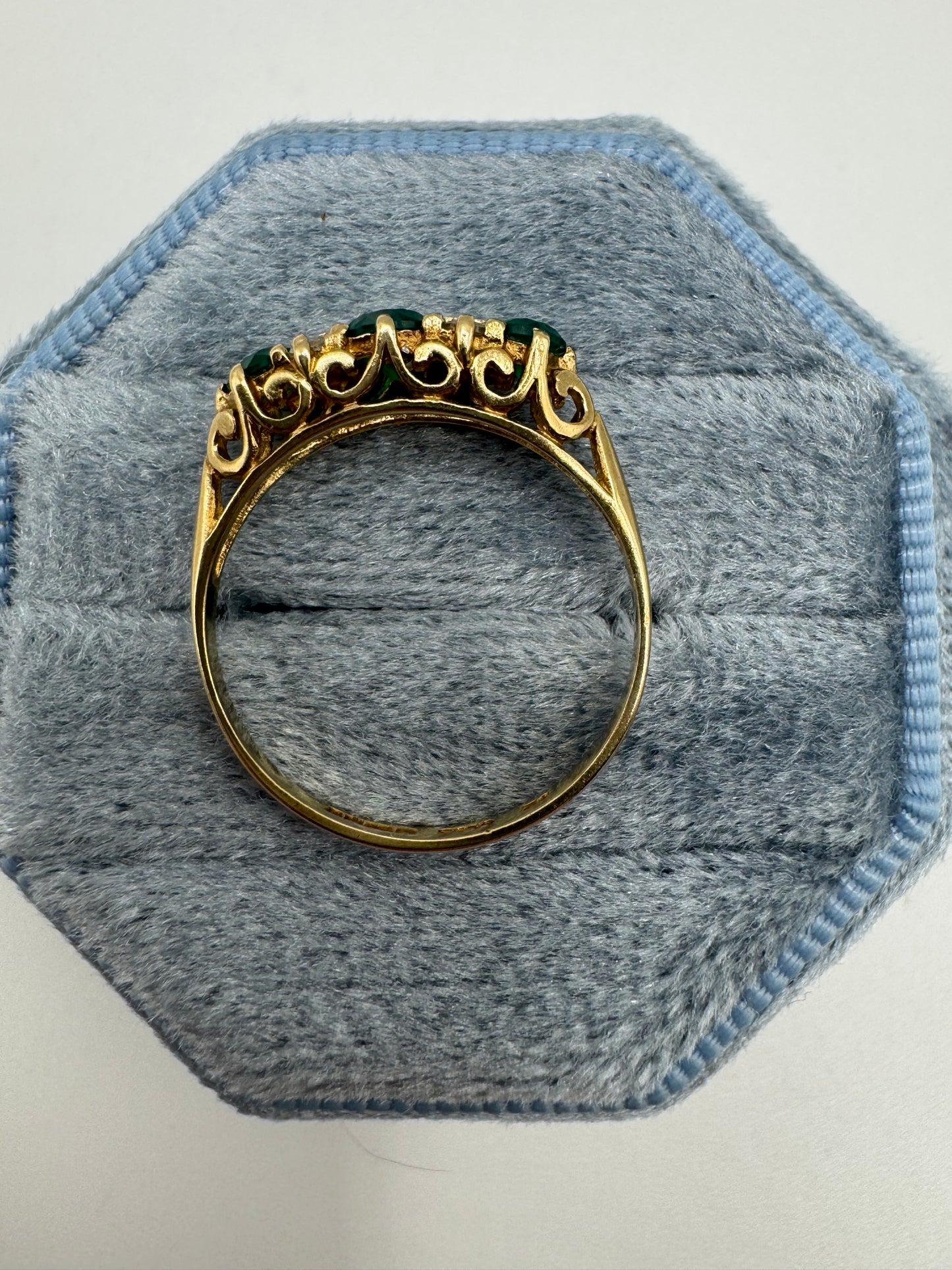 9ct gold green agate and cz ring