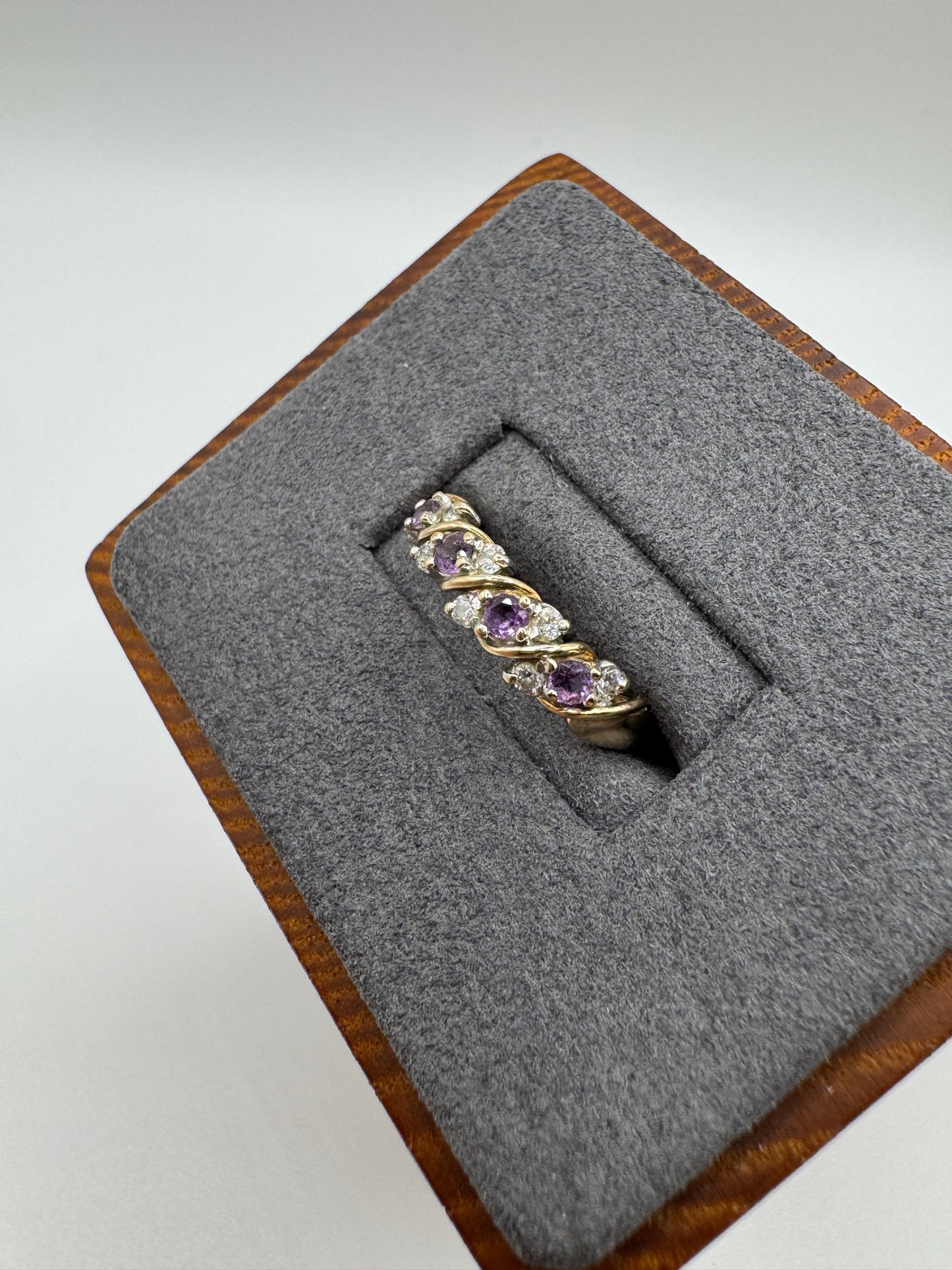 9ct gold amethyst and cz ring