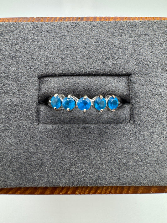 9ct white gold blue apatite ring
