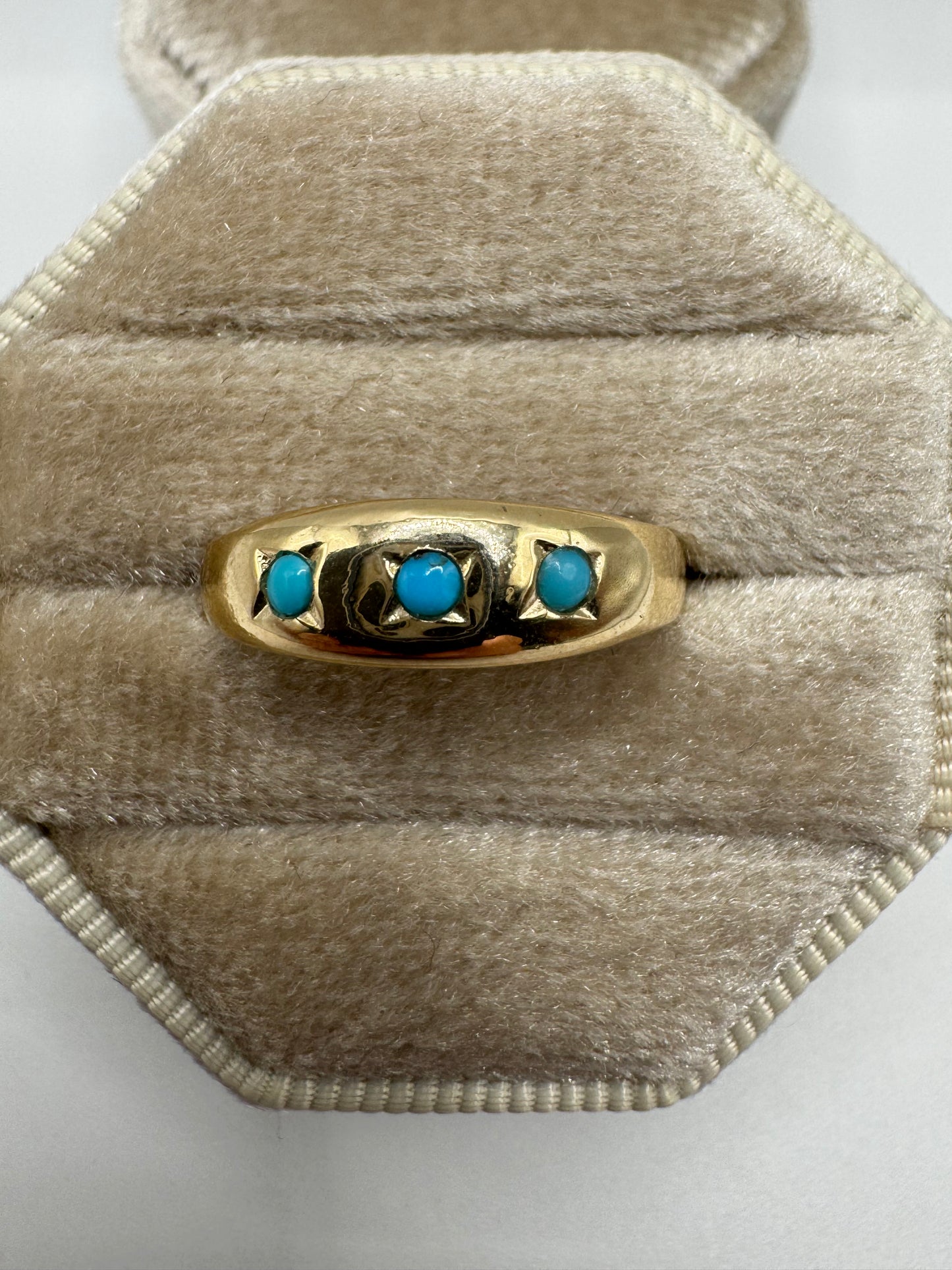 9ct gold turquoise gypsy ring