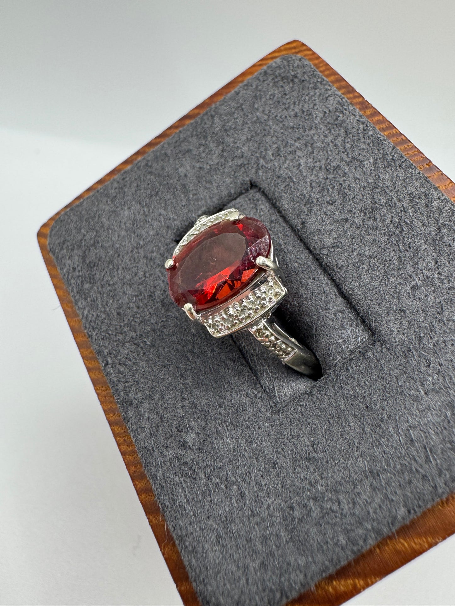 9ct white gold garnet and diamond ring