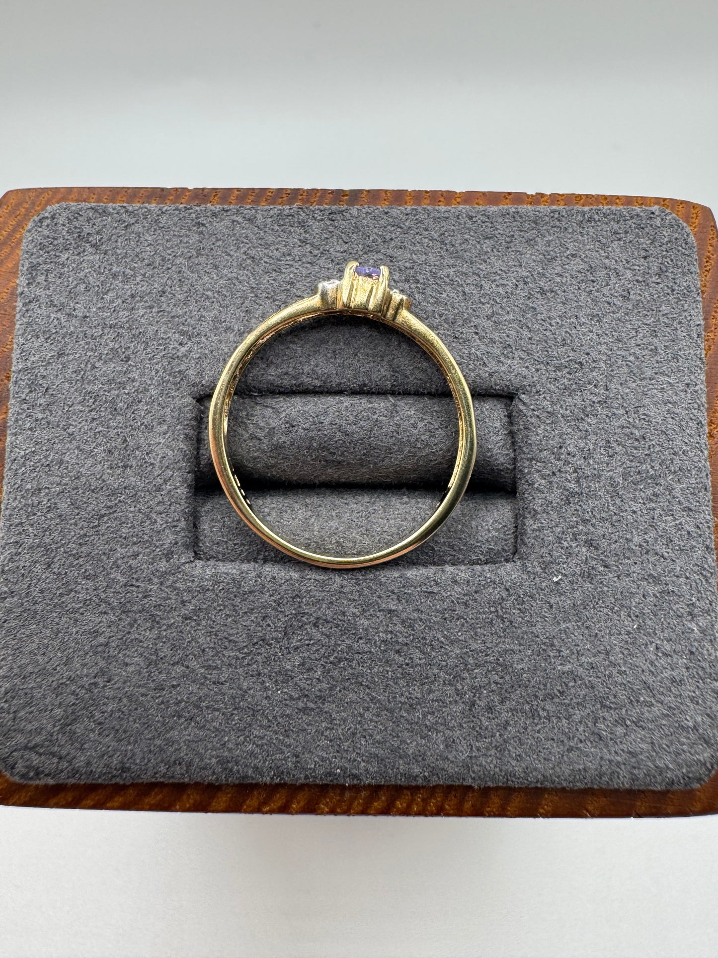 9ct gold tanzanite and diamond ring