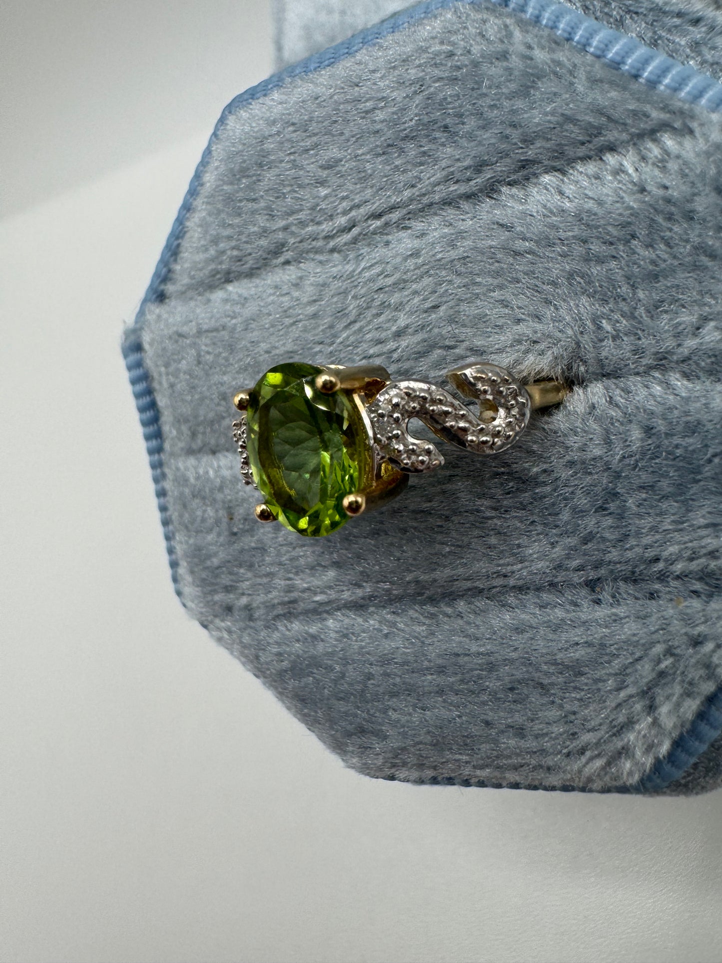9ct gold peridot and diamond ring