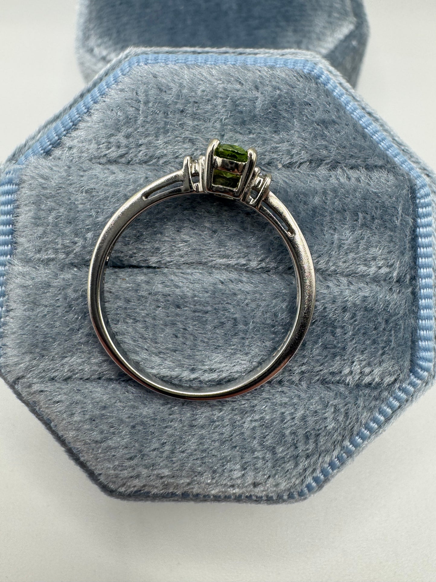 9ct white gold sphene and diamond ring