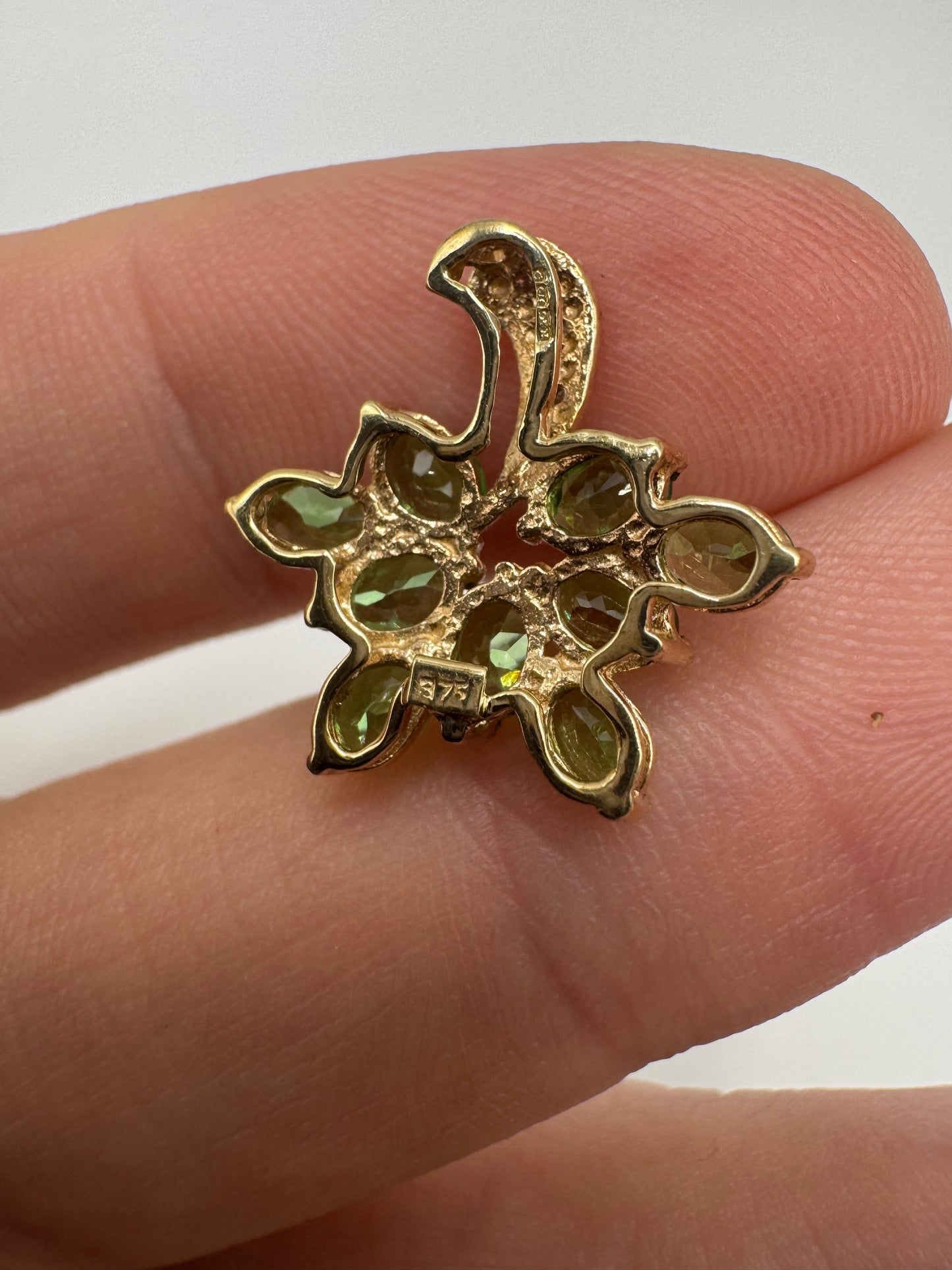 9ct gold diopside and diamond pendant